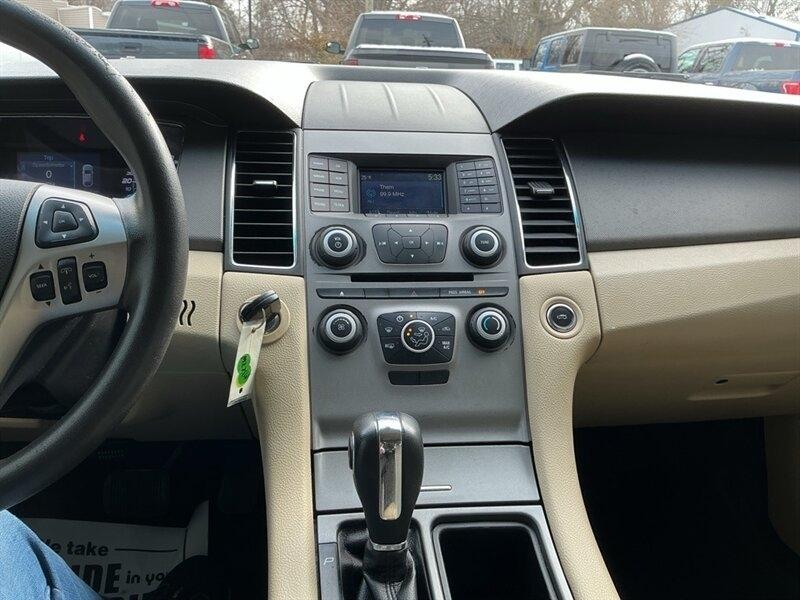 Ford Taurus SE FWD 2017