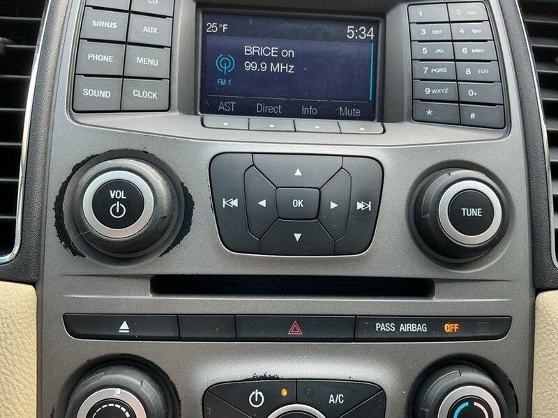 Ford Taurus SE FWD 2017