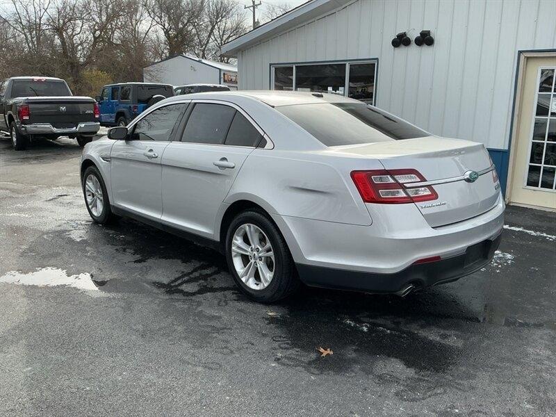 Ford Taurus SE FWD 2017