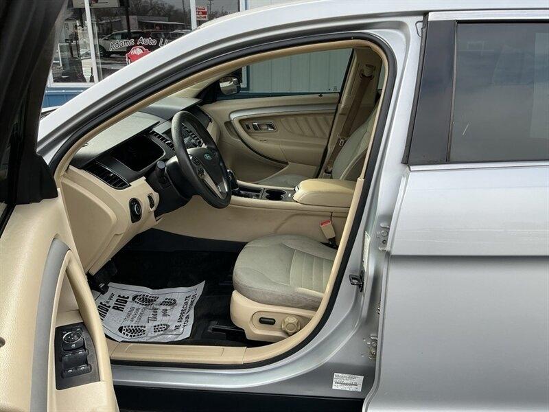 Ford Taurus SE FWD 2017