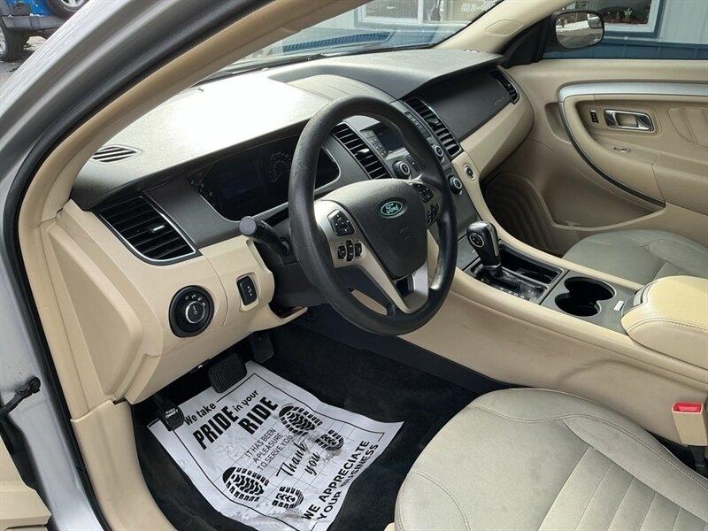 Ford Taurus SE FWD 2017