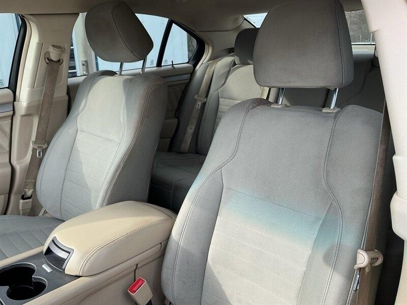 Ford Taurus SE FWD 2017