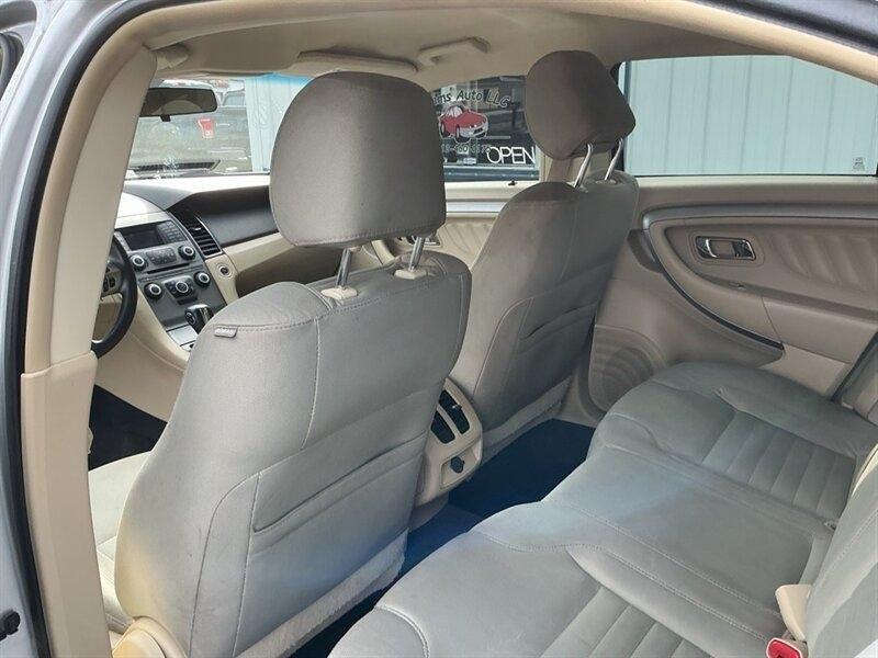 Ford Taurus SE FWD 2017