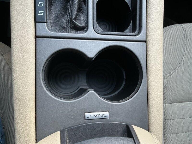 Ford Taurus SE FWD 2017