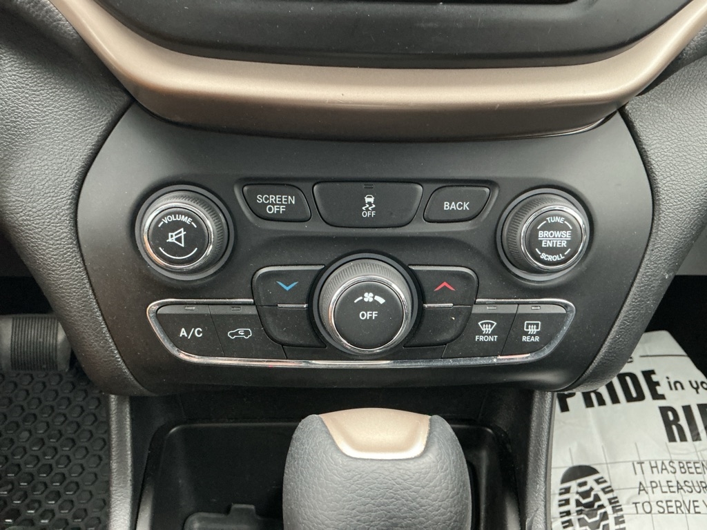 Jeep Cherokee Latitude FWD 2017