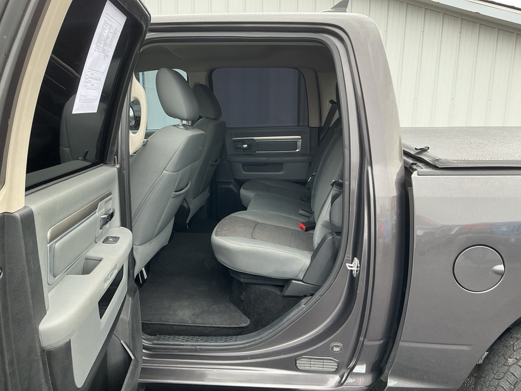 RAM 1500 SLT Crew Cab SWB 4WD 2014