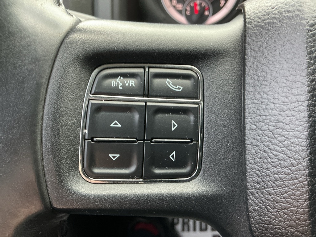 RAM 1500 SLT Crew Cab SWB 4WD 2014