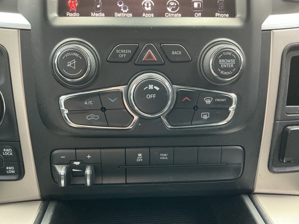 RAM 1500 SLT Crew Cab SWB 4WD 2014