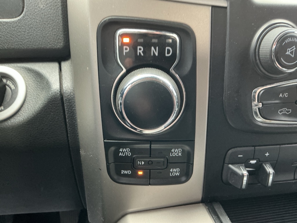 RAM 1500 SLT Crew Cab SWB 4WD 2014