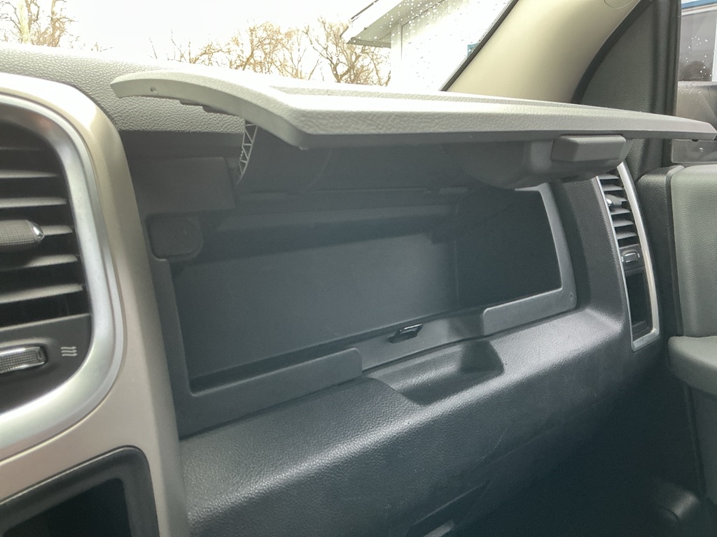 RAM 1500 SLT Crew Cab SWB 4WD 2014