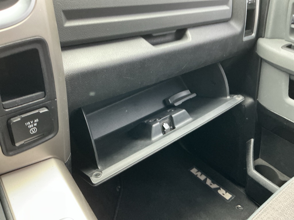 RAM 1500 SLT Crew Cab SWB 4WD 2014