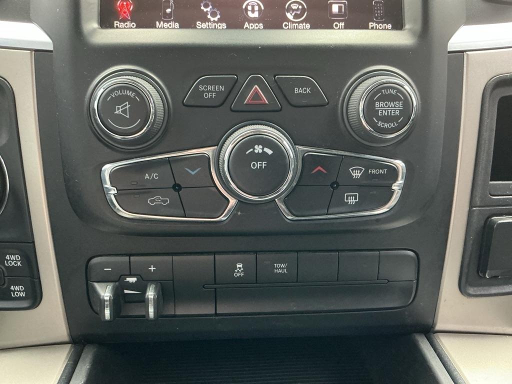 RAM 1500 SLT Crew Cab SWB 4WD 2014