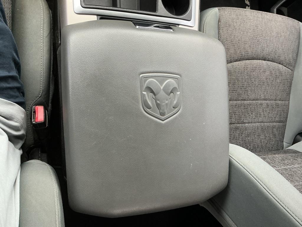 RAM 1500 SLT Crew Cab SWB 4WD 2014