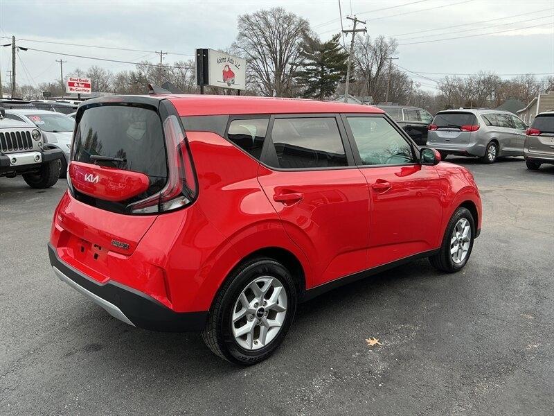 Kia Soul LX CVT 2024