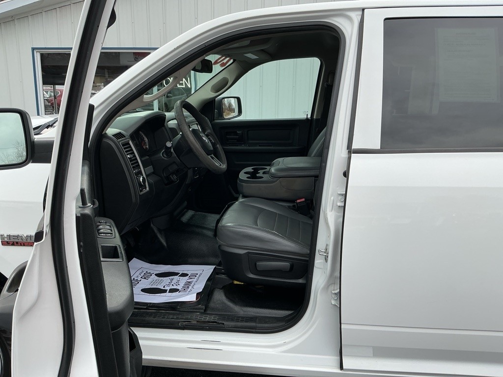 RAM 1500 Classic Tradesman Crew Cab SWB 4WD 2020