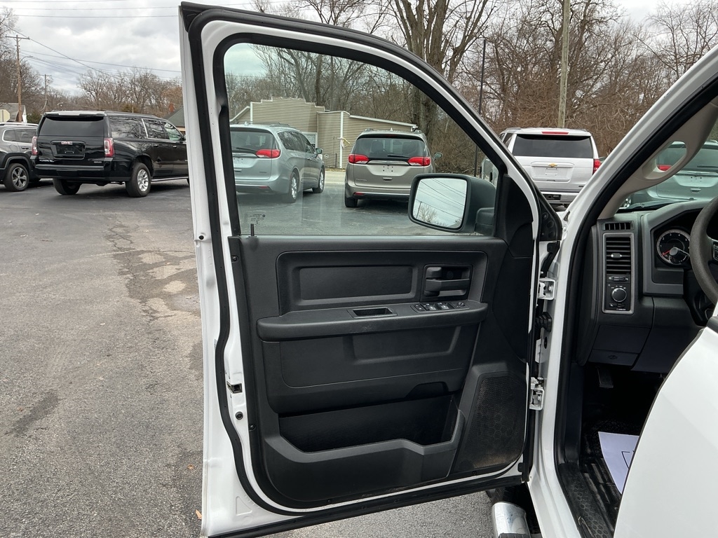 RAM 1500 Classic Tradesman Crew Cab SWB 4WD 2020