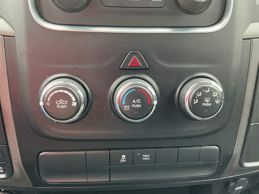 RAM 1500 Classic Tradesman Crew Cab SWB 4WD 2020