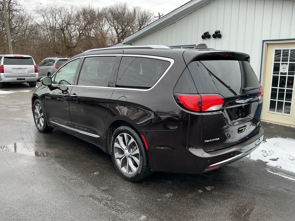 Chrysler Pacifica Limited 2017