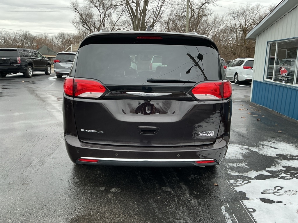 Chrysler Pacifica Limited 2017