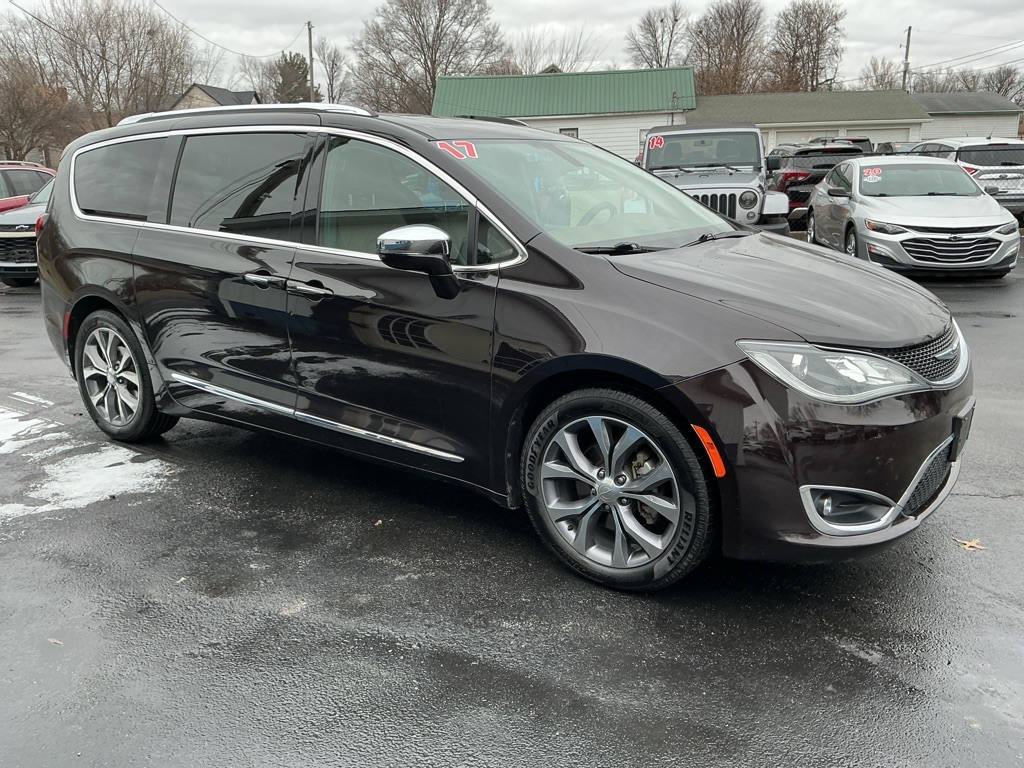 Chrysler Pacifica Limited 2017