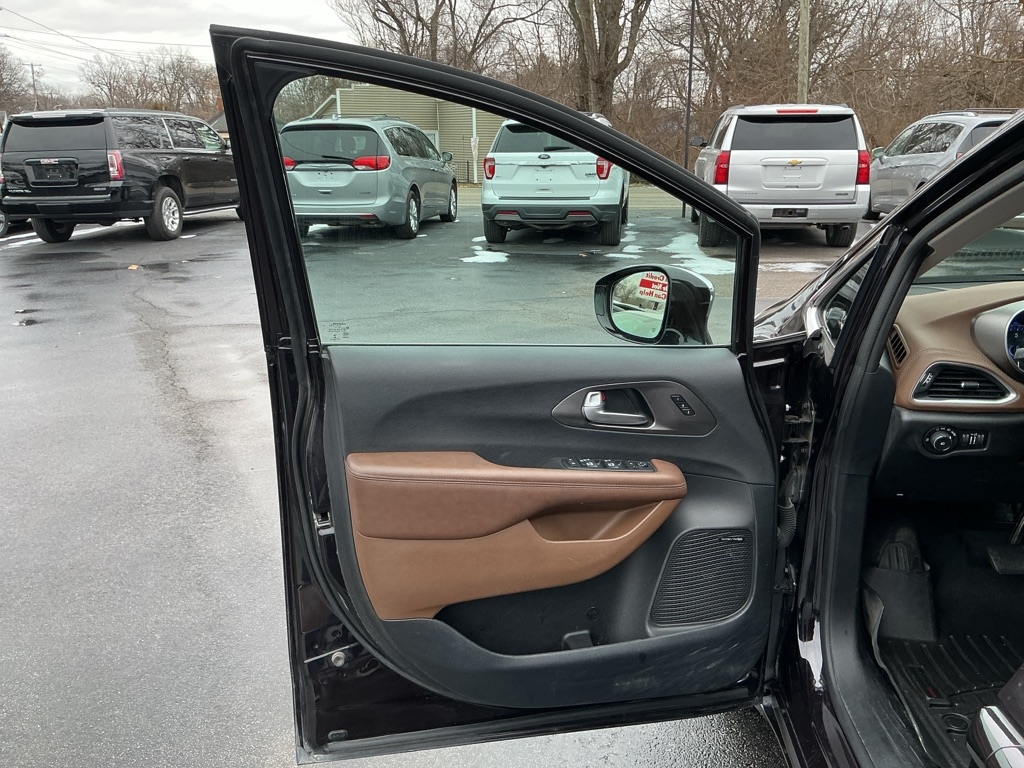 Chrysler Pacifica Limited 2017