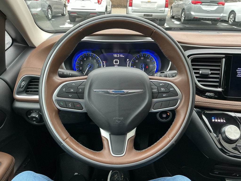 Chrysler Pacifica Limited 2017