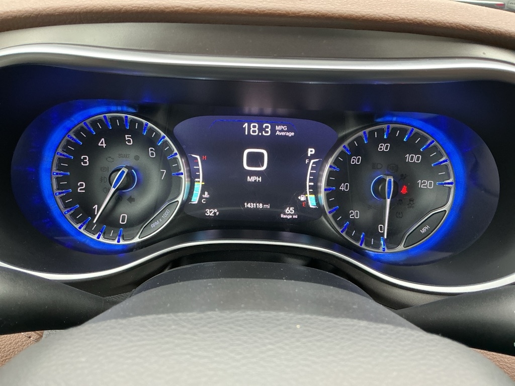 Chrysler Pacifica Limited 2017