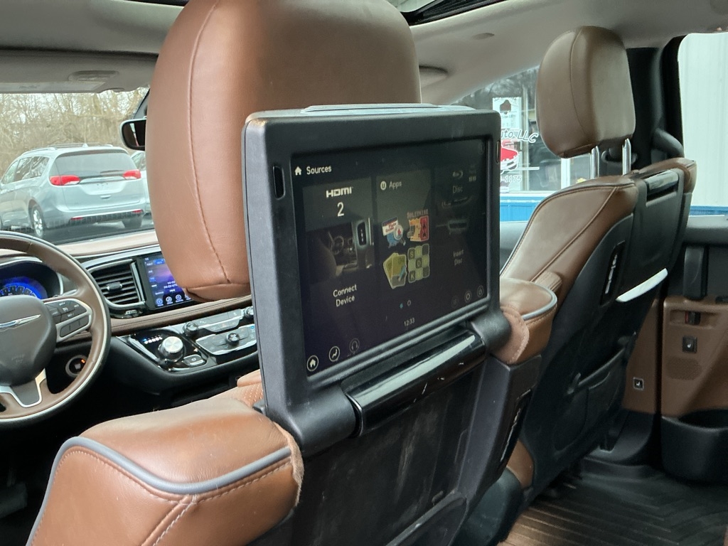 Chrysler Pacifica Limited 2017