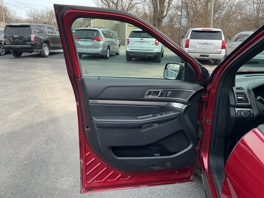 Ford Explorer XLT FWD 2019