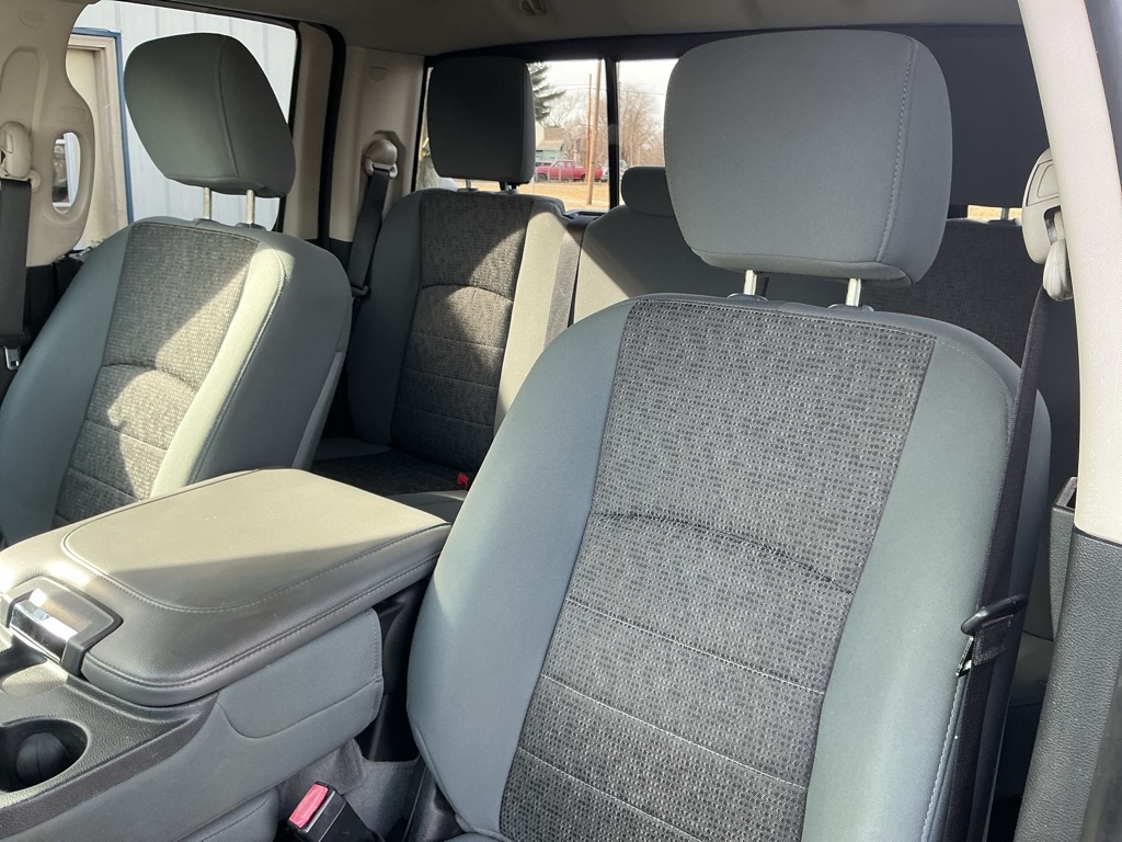 RAM 1500 SLT Quad Cab 2WD 2014