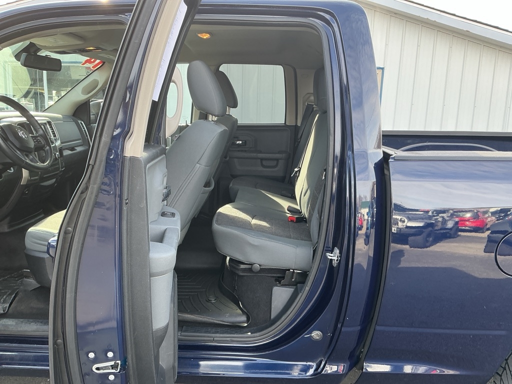 RAM 1500 SLT Quad Cab 2WD 2014