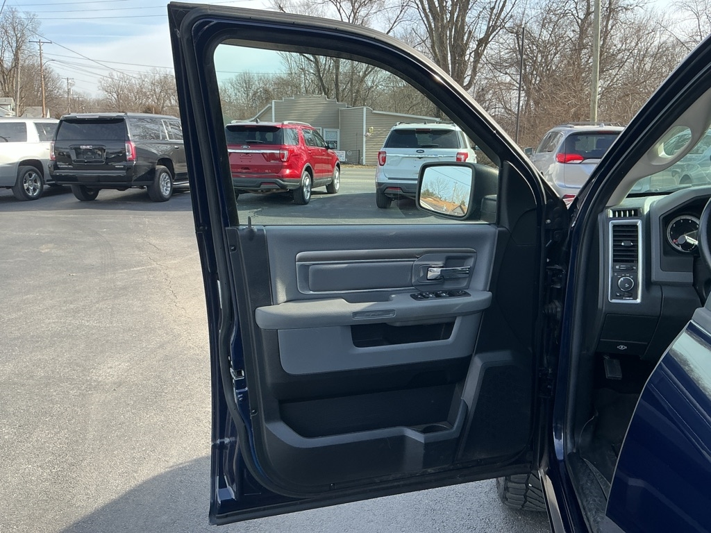 RAM 1500 SLT Quad Cab 2WD 2014