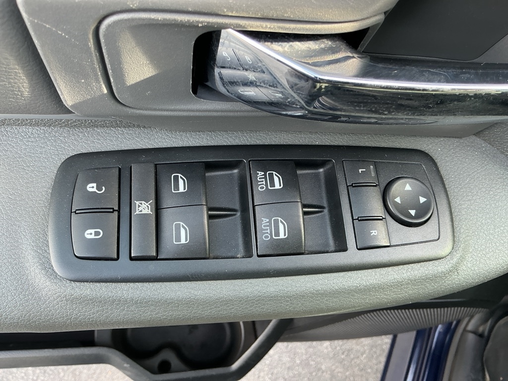 RAM 1500 SLT Quad Cab 2WD 2014