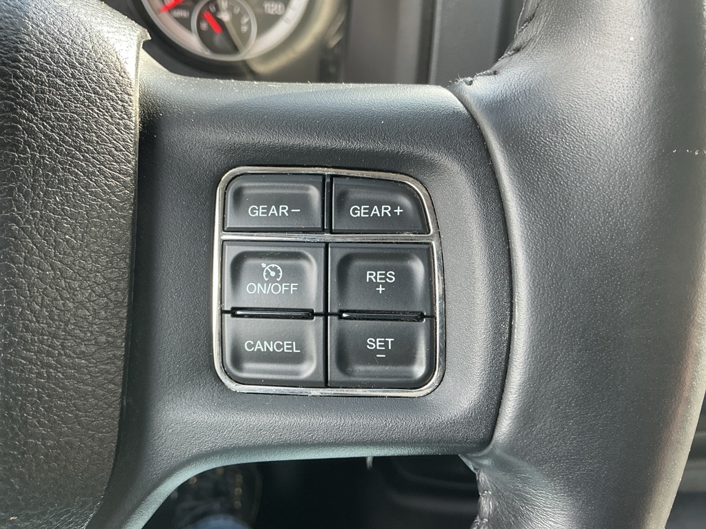 RAM 1500 SLT Quad Cab 2WD 2014