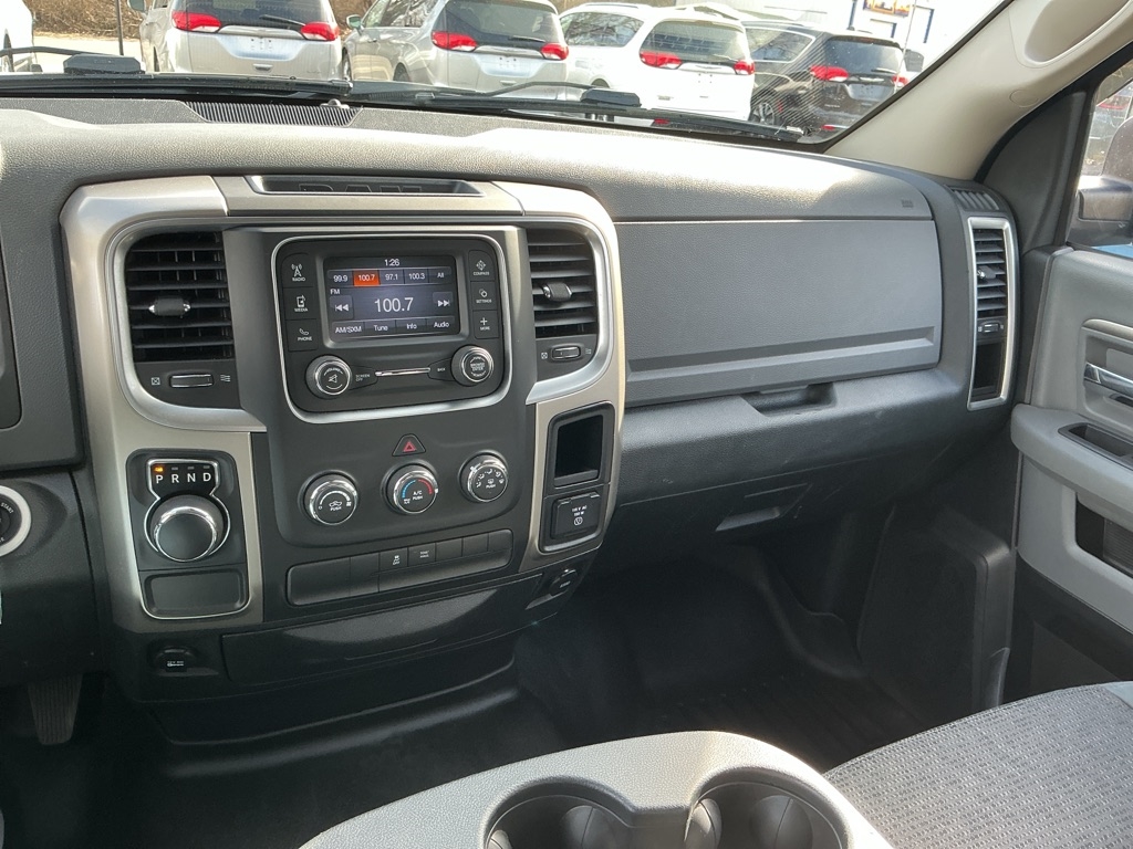 RAM 1500 SLT Quad Cab 2WD 2014