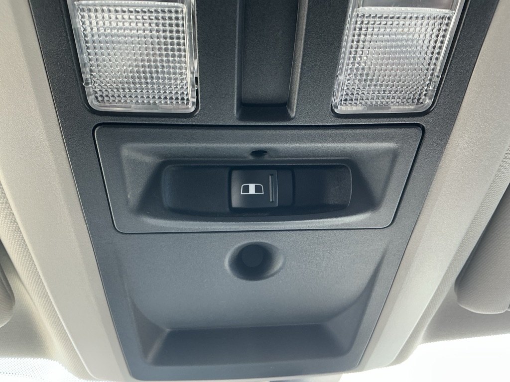 RAM 1500 SLT Quad Cab 2WD 2014