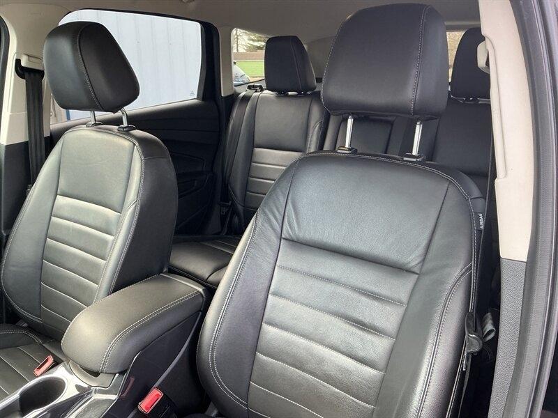 Ford Escape Titanium 4WD 2016