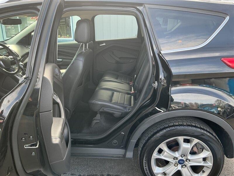 Ford Escape Titanium 4WD 2016