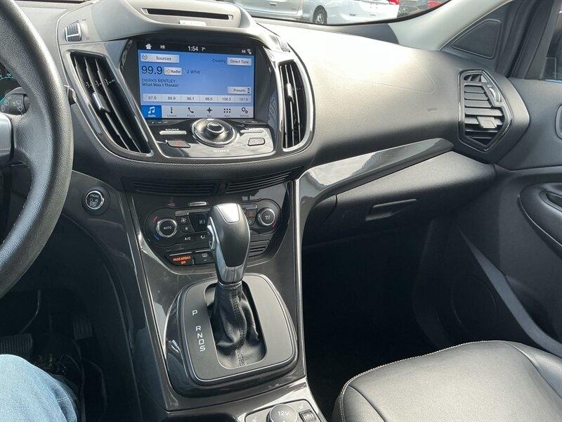 Ford Escape Titanium 4WD 2016