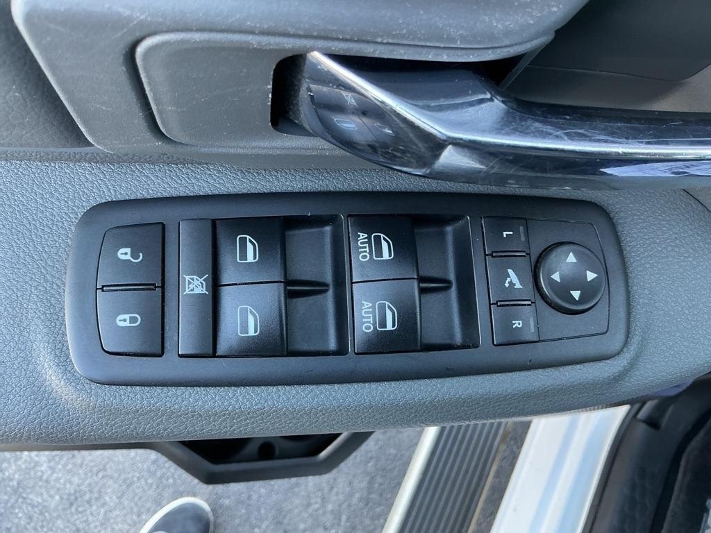 RAM 1500 SLT Crew Cab SWB 4WD 2018