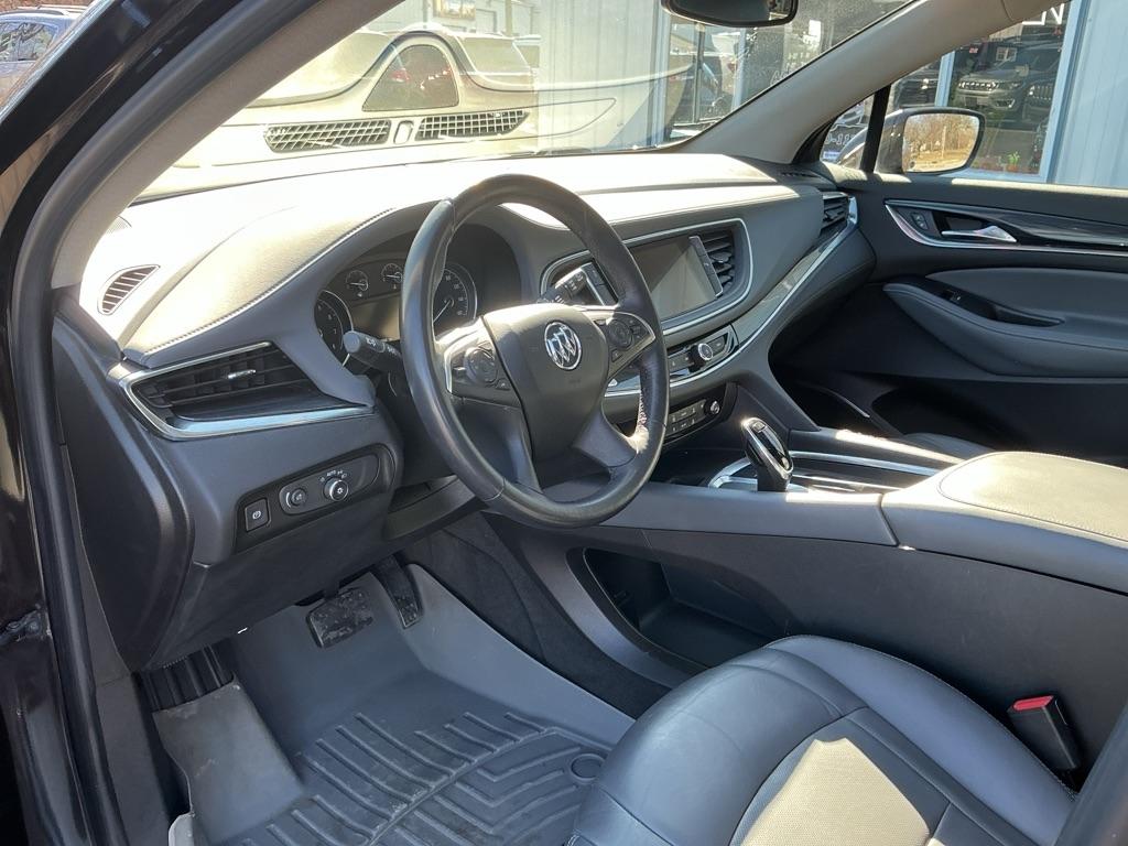 Buick Enclave Essence FWD 2018