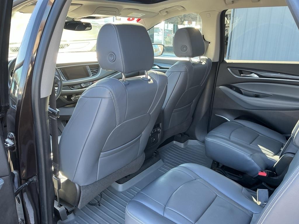 Buick Enclave Essence FWD 2018