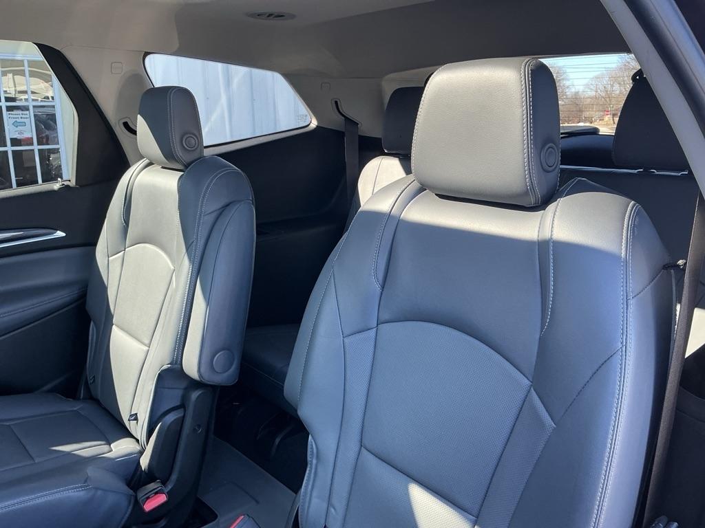 Buick Enclave Essence FWD 2018