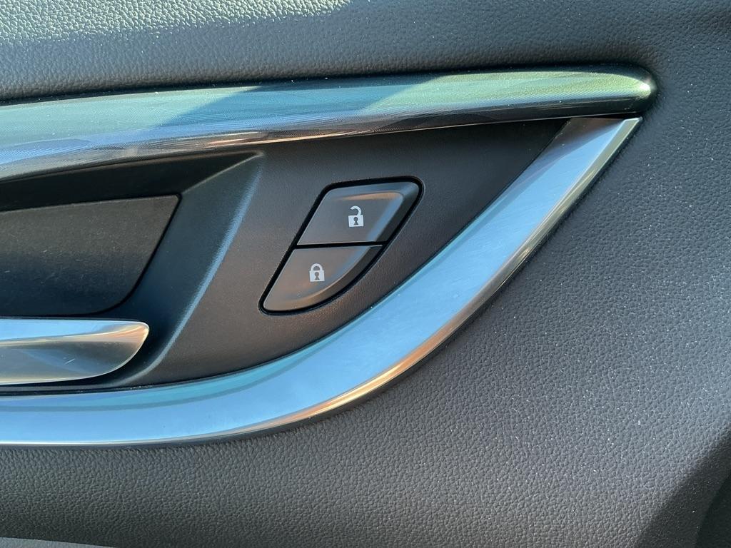 Buick Enclave Essence FWD 2018