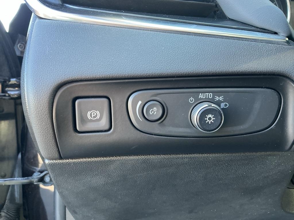 Buick Enclave Essence FWD 2018