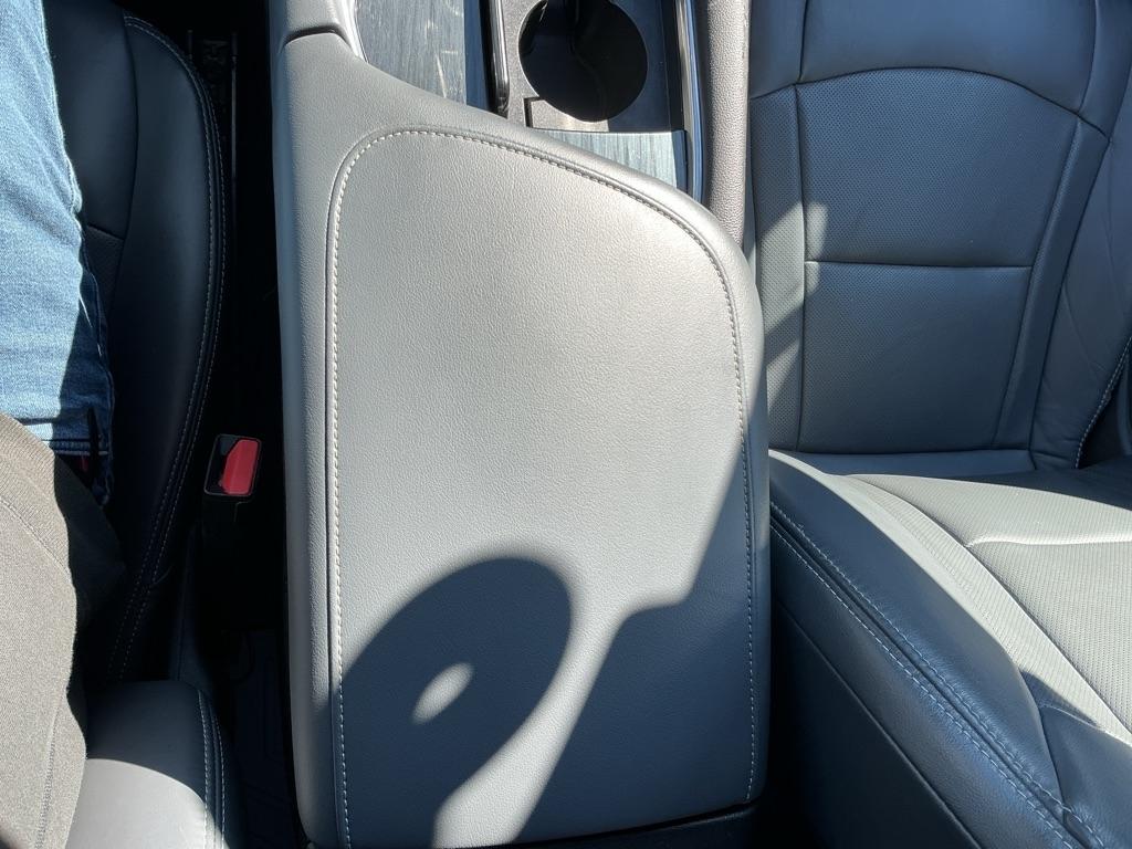 Buick Enclave Essence FWD 2018