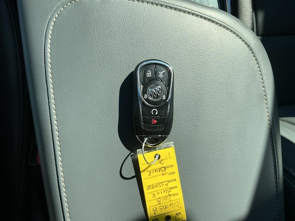 Buick Enclave Essence FWD 2018