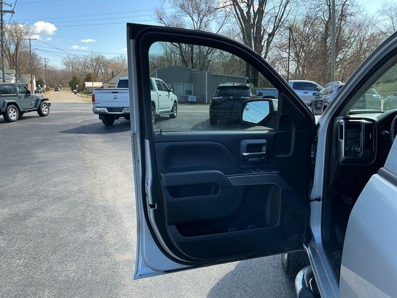 Chevrolet Silverado 1500 LT Crew Cab 2WD 2018