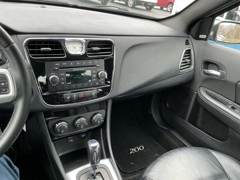 Chrysler 200 Limited 2013