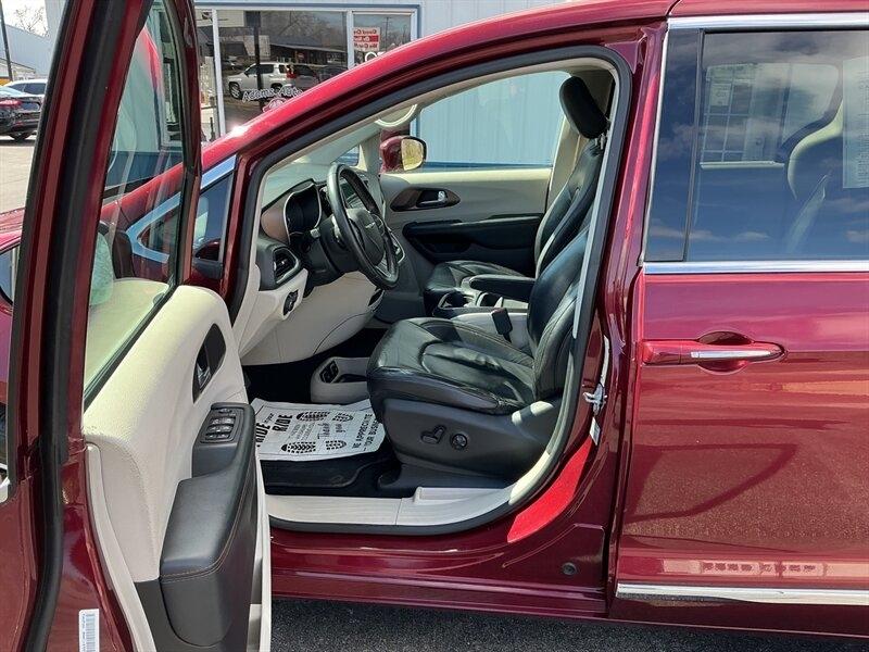 Chrysler Pacifica Touring-L 2017